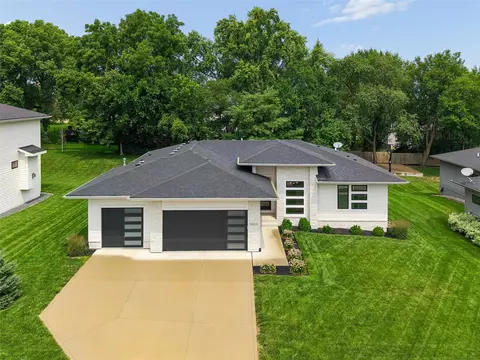 14415 Sheridan Ave, Urbandale, IA 50323
