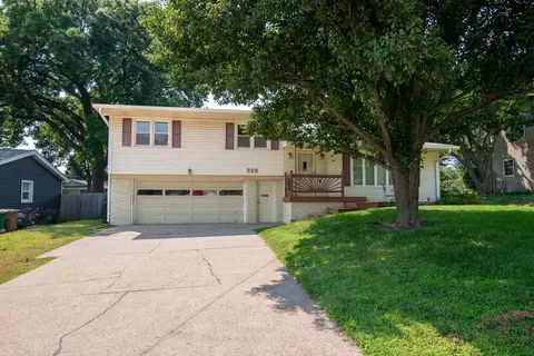 928 29th St, West Des Moines, IA 50265
