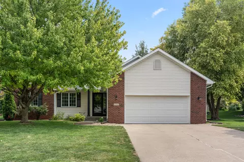 2597 NW 162nd St, Clive, IA 50325