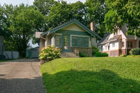 4134 Beaver Crest Dr, Des Moines, IA 50310