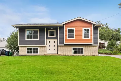 4415 66th St, Urbandale, IA 50322