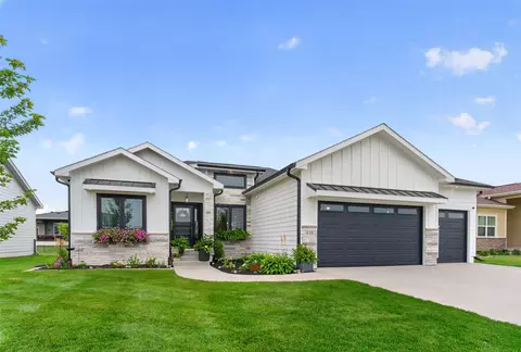 218 31st St SE, Altoona, IA 50009