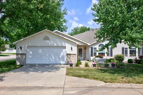 495 S 51st St #6, West Des Moines, IA 50265