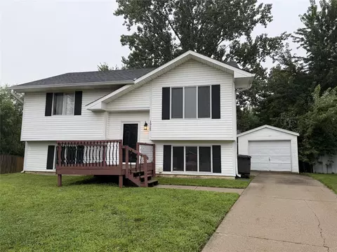 1925 E Lacona Ave, Des Moines, IA 50320
