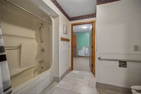 Bath - 3114 E 42nd St, Des Moines, IA 50317 photo 2 of 5