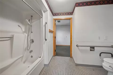 Bath - 3114 E 42nd St, Des Moines, IA 50317 photo 4 of 5