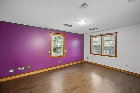 Bedroom - 3114 E 42nd St, Des Moines, IA 50317 photo 7 of 10