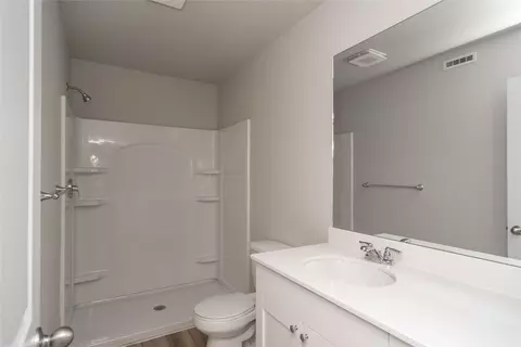 Bath - 407 Juniper St, Ames, IA 50010 photo 3 of 3
