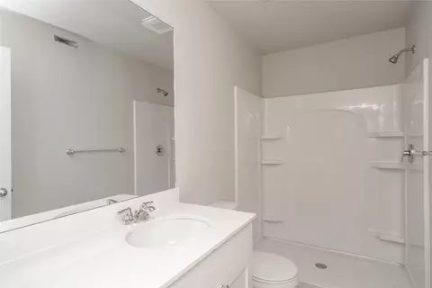 Bath - 407 Juniper St, Ames, IA 50010 photo 1 of 3