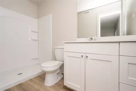 Bath - 407 Juniper St, Ames, IA 50010 photo 2 of 3