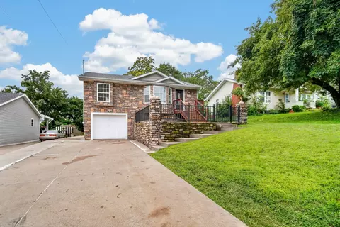 608 Kenyon Ave, Des Moines, IA 50315