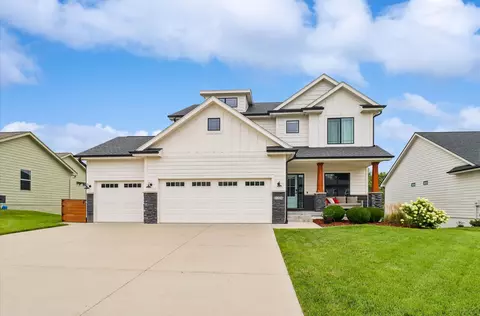 2204 NE Park Dr, Grimes, IA 50111
