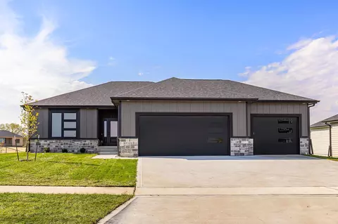 3306 SE Bannister Dr, Ankeny, IA 50021
