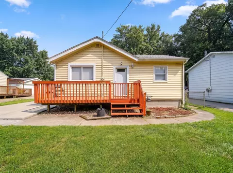 1705 E 29th St, Des Moines, IA 50317