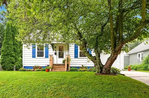 803 W Detroit Ave, Indianola, IA 50125