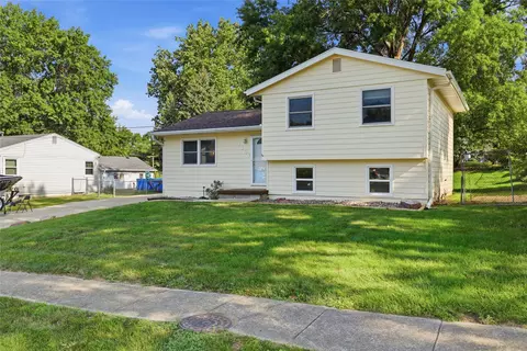 110 Gepke Pkwy, Des Moines, IA 50320