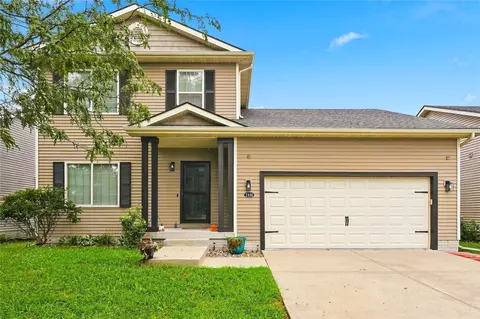 2416 River Meadows Dr, Des Moines, IA 50320