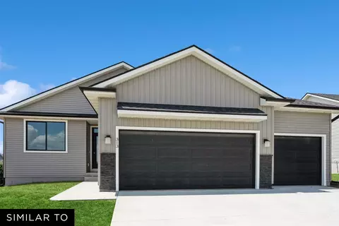 306 N 20th St, Indianola, IA 50125