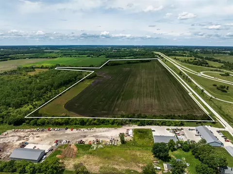 000 County Line Rd, Carlisle, IA 50047