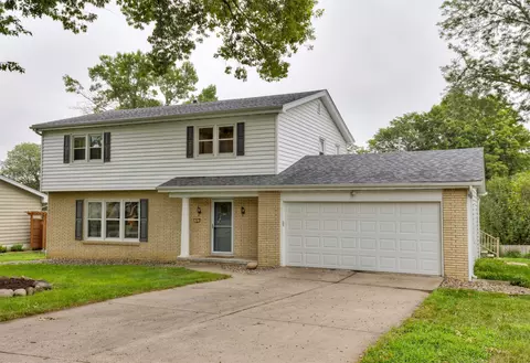 1901 80th St, Windsor Heights, IA 50324