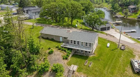 View/Area - 8104 Lakeshore Dr, Dexter, IA 50070 photo 8 of 9