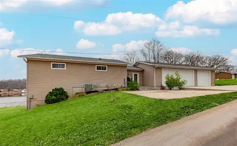 Exterior - 8104 Lakeshore Dr, Dexter, IA 50070 photo 2 of 4