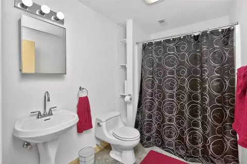 Bath - 8104 Lakeshore Dr, Dexter, IA 50070 photo 2 of 2