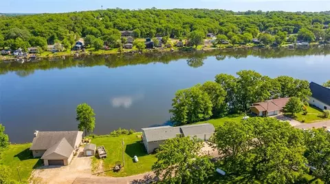 View/Area - 8104 Lakeshore Dr, Dexter, IA 50070 photo 6 of 9