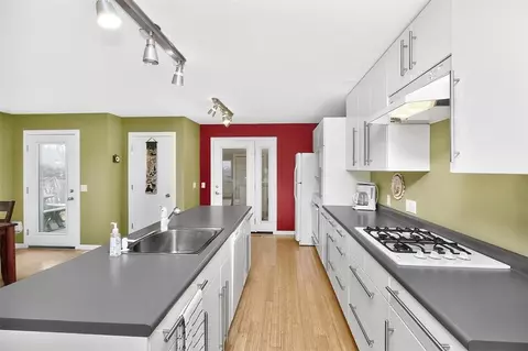 Kitchen - 8104 Lakeshore Dr, Dexter, IA 50070 photo 2 of 3