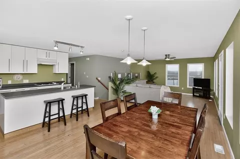 Dining - 8104 Lakeshore Dr, Dexter, IA 50070 photo 2 of 2