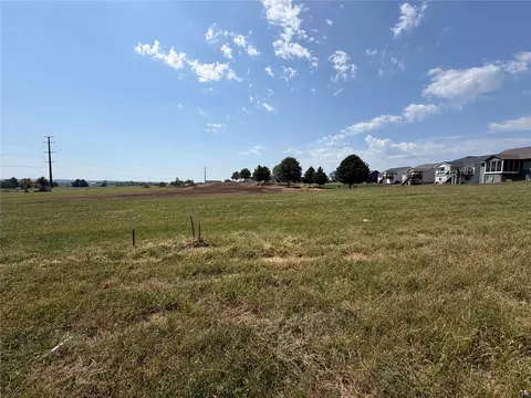 1327 E 29th St, Norwalk, IA 50211
