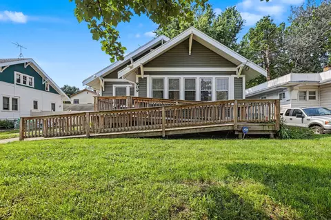 909 Arthur Ave, Des Moines, IA 50316