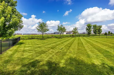 Exterior - 1304 NE 53rd Ct, Ankeny, IA 50021 photo 7 of 8