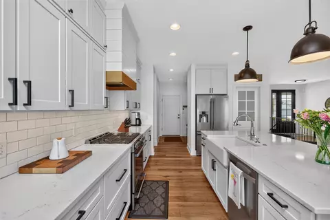 Kitchen - 1304 NE 53rd Ct, Ankeny, IA 50021 photo 3 of 6