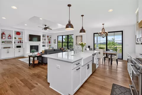 Kitchen - 1304 NE 53rd Ct, Ankeny, IA 50021 photo 2 of 6