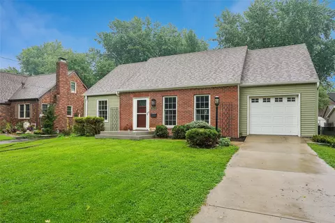 2823 45th St, Des Moines, IA 50310