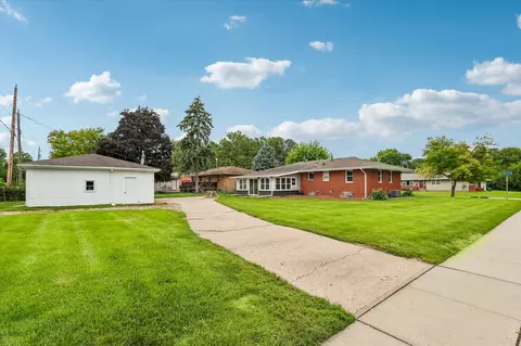 621 SE 4th St, Ankeny, IA 50021