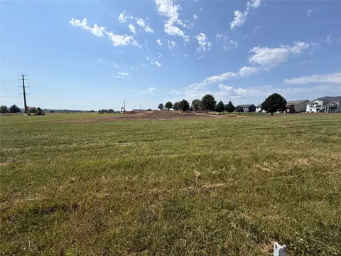 1317 E 29th St, Norwalk, IA 50211