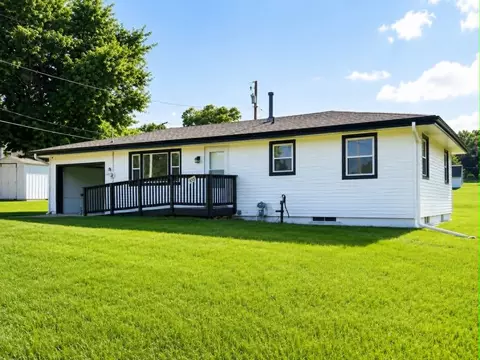 612 Dallas St, De Soto, IA 50069