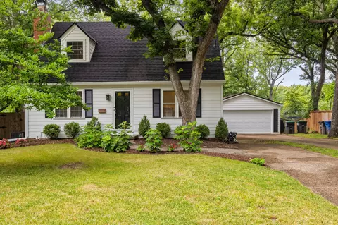 334 51st St, Des Moines, IA 50312