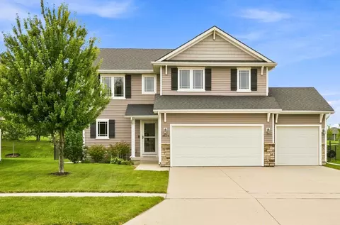 3514 Horton Cir, Clive, IA 50325