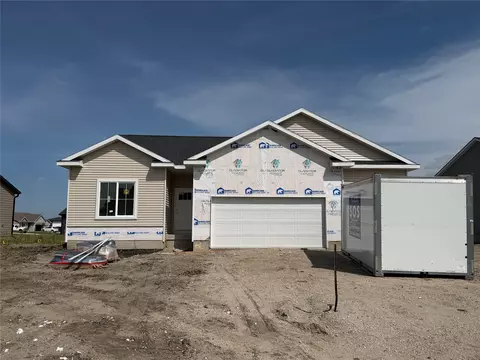 665 NW Georgetown Dr, Waukee, IA 50263