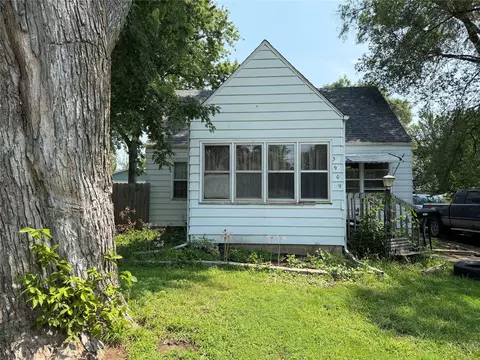 3909 SW 13th St, Des Moines, IA 50315
