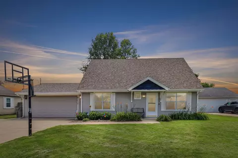 205 W North St, Pleasantville, IA 50225