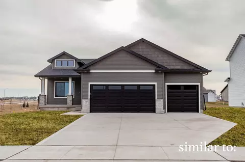 9376 Emilia Ln, West Des Moines, IA 50266