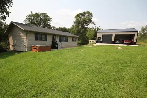 2293 Village Ln, Saint Charles, IA 50240