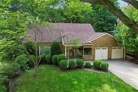 648 56th St, Des Moines, IA 50312