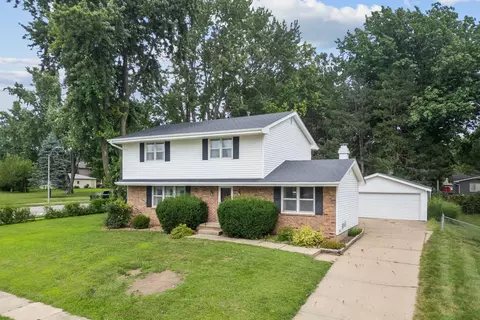 4125 76th St, Urbandale, IA 50322
