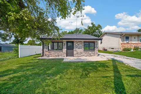 2504 E 37th St, Des Moines, IA 50317