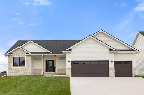 4668 180th St, Urbandale, IA 50323